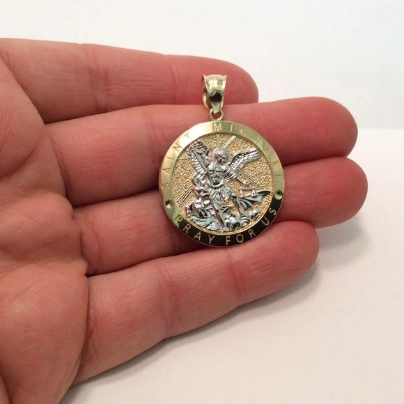 10K YELLOW REAL GOLD SOLID MEN'S SAINT MICHAEL ARCHANGEL DEVIL MEDALLION 4.5gr - Picture 5 of 8